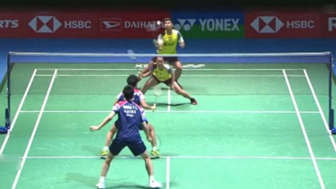 Praveen Jordan/Melati Daeva vs Wang Yilyu/Huang Dongping di Japan Open 2019.