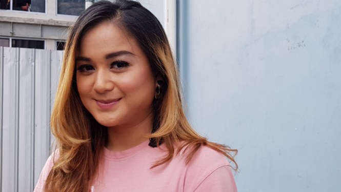Juwita Bahar.