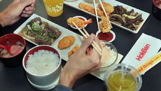 Makan di HokBen