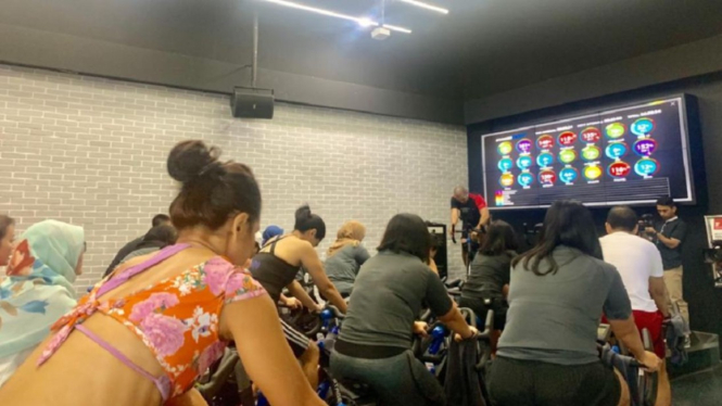Sepeda indoor dengan teknologi Stages Flight