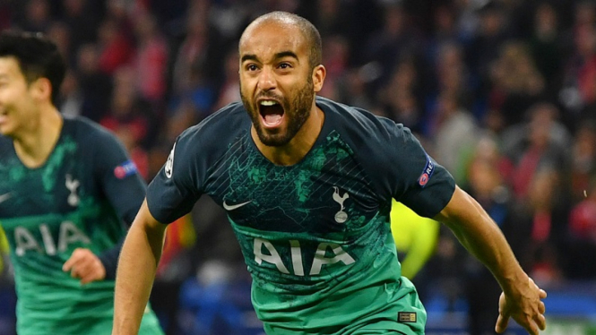 Pemain Tottenham Hotspur, Lucas Moura rayakan gol.