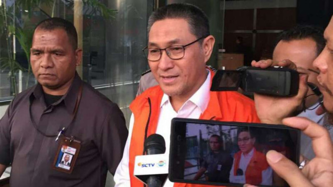 Komisi Pemberantasan Korupsi (KPK) menahan politikus Partai Amanat Nasional (PAN), Sukiman, dalam suap pengurusan dana perimbangan pada APBN-P 2017 dan APBN 2018 untuk Kabupaten Pegunungan Arfak, Papua Barat.