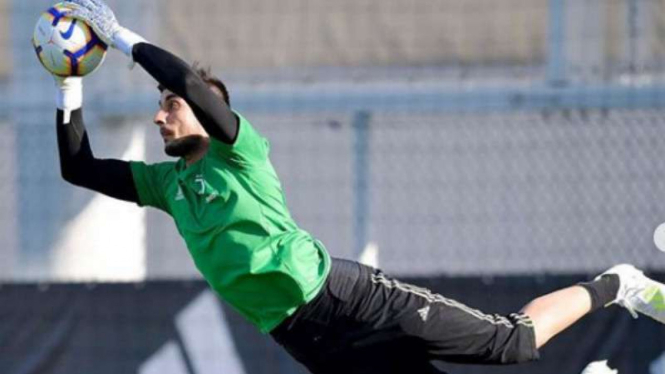 Kiper Juventus, Mattia Perin.