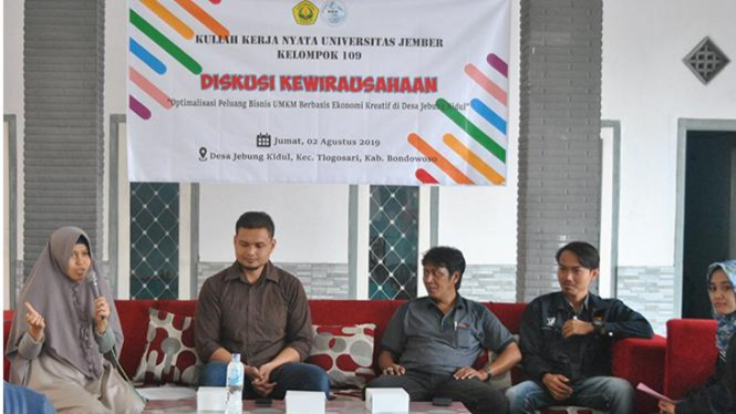 Pemaparan Materi dari HIPMI Jember (2/8)