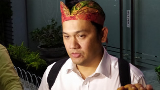 Oknum Anggota DPRD Tendang Sopir, Farhat Abbas: Mungkin Kangen Ospek