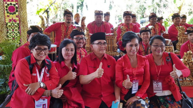 Luhut Sitompul hadir di kongres PDIP