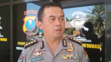 Kepala Bidang Hubungan Masyarakat Polda Jatim Komisaris Besar Polisi Frans Barung Mangera di Surabaya, Kamis, 8 Agustus 2019.