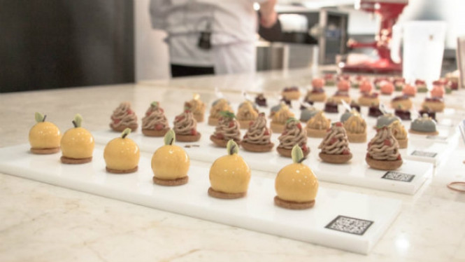 Pastry dengan puree buah-buahan