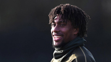 Alex Iwobi bergabung dengan Everton