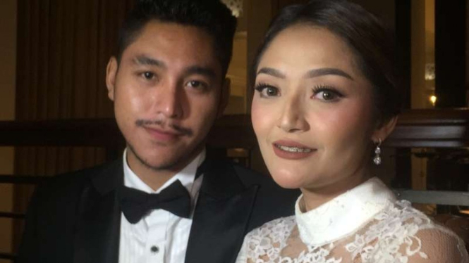 Krisjiana dan Siti Badriah