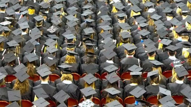 Dari 4.700 perguruan tinggi di Indonesia baru 3 saja yang masuk daftar lembaga pemeringkat universitas dunia, yakni UI, ITB dan UGM.