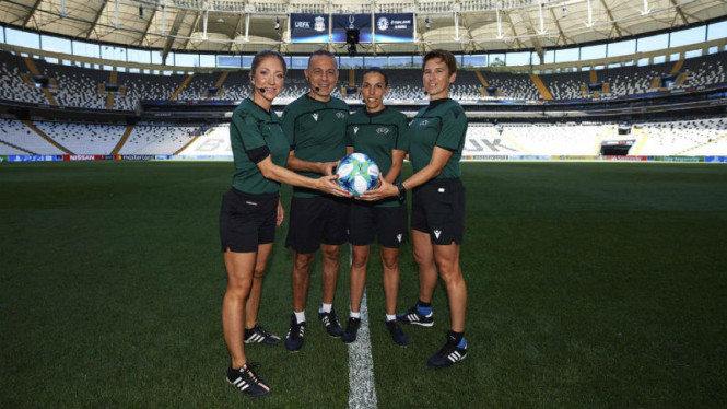 Perangkat wasit wanita akan pimpin laga Piala Super Eropa, Liverpool vs Chelsea