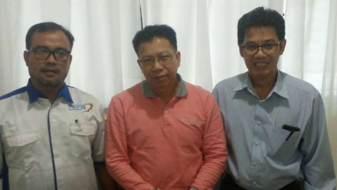 Ketua FSPMI Kota Depok, Wido Pratikno, Kepala Disnaker Depok, Manto Jhorgi.