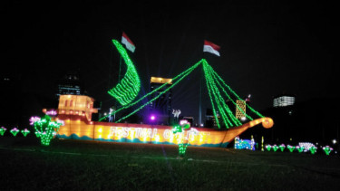 Festival lampu di monas