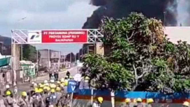 Pipa Kilang RDMP RU V Balikpapan terbakar.