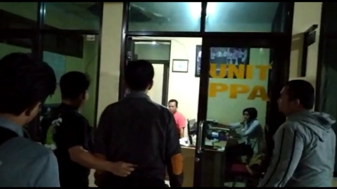 Seorang Pria diamankan dalam kasus video seks gangbang Vina Garut.