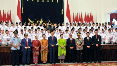 Presiden Joko Widodo bersama Paskibraka 2019 
