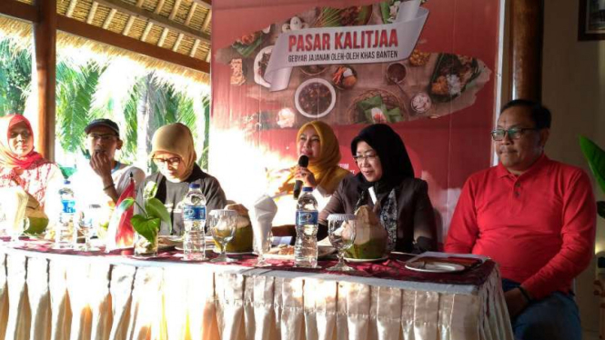 Konferensi pers Rhino X Triathlon.