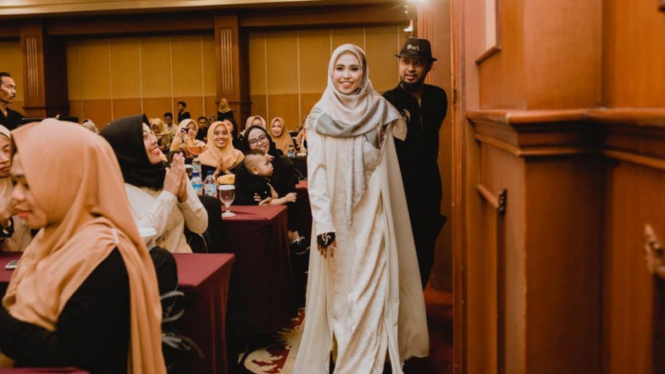 Pernah Jadi ART, Wanita Boyolali Ini Sukses Jadi Miliarder Lewat Bisnis Kosmetik. (FOTO: Instagram/erlyanieownerberl)