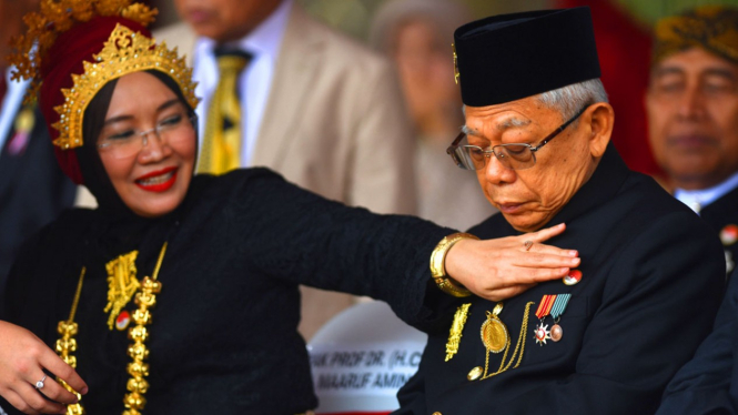 Ma'ruf Amin bersama Istrinya, Wury Estu Handayani.