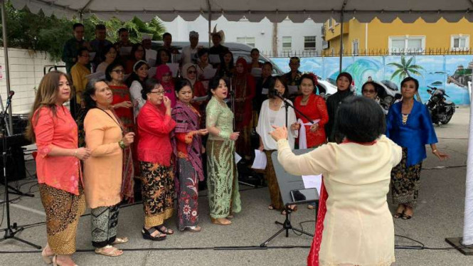 Peserta upacara di Konsulat Jenderal Republik Indonesia (KJRI) di Los Angeles.