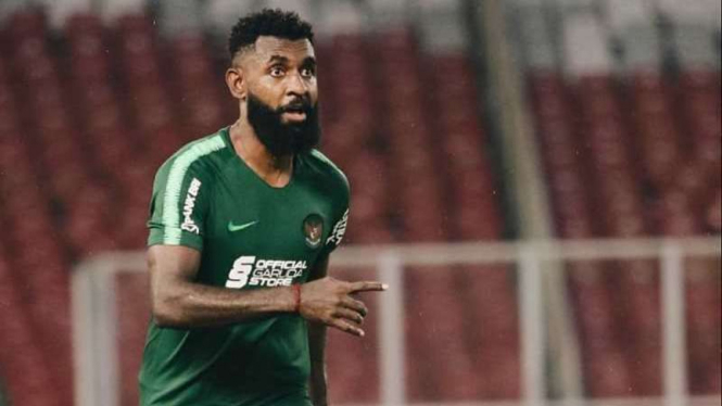 Pemain belakang Timnas Indonesia, Rudolof Yanto Basna