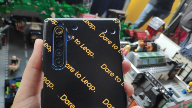 Mencoba prototipe realme empat kamera