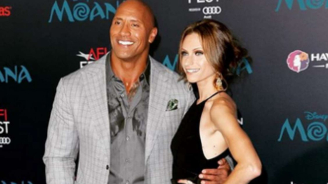 Dwayne Johnson dan Lauren Hashian