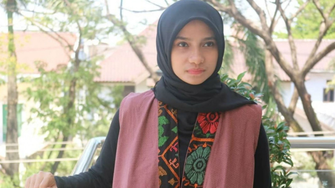 Sherly Annavita