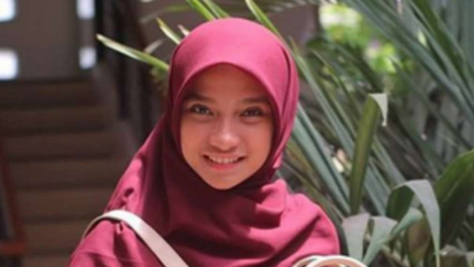 Sherly Annavita 