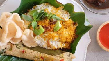 Nasi Ulam Ibu Yoyo