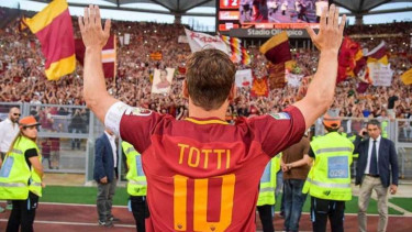 Francesco Totti saat masih memebela AS Roma