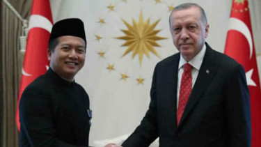 Duta Besar RI untuk Turki Lalu Muhammad Iqbal dan Presiden Turki Erdogan.