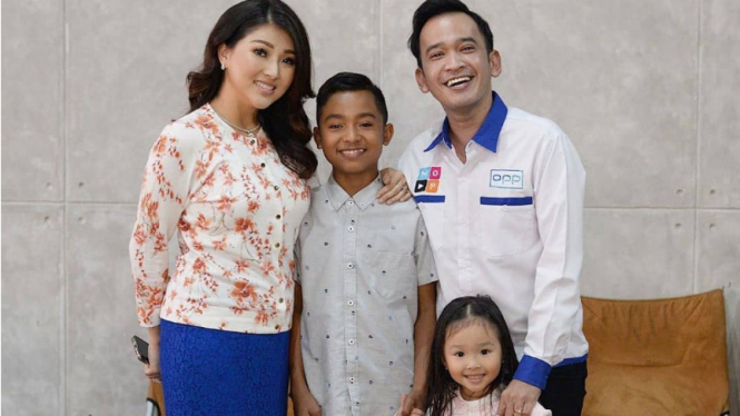 Ruben Onsu, Sarwenda, Betrand Peto dan Thalia.
