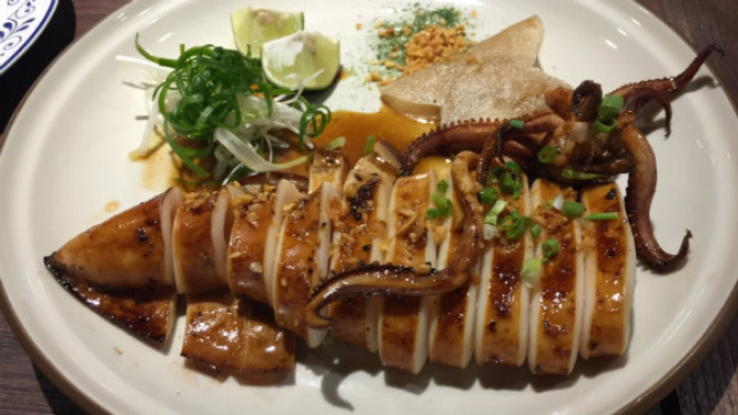 Cumi panggang Lei Lo Restauran