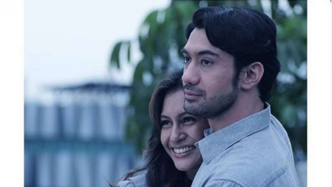 Reza Rahadian bintangi Film Twivortiare
