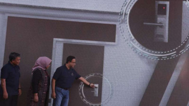 Gubernur DKI Jakarta, Anies Baswedan, meresmikan rumah DP Rp0 di Jakarta Timur.