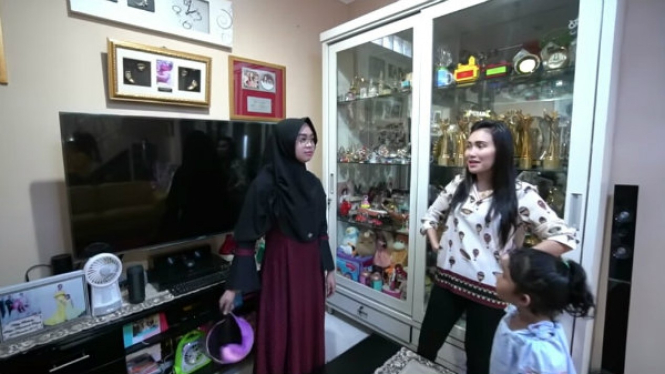Isi rumah mewah Ayu Ting Ting