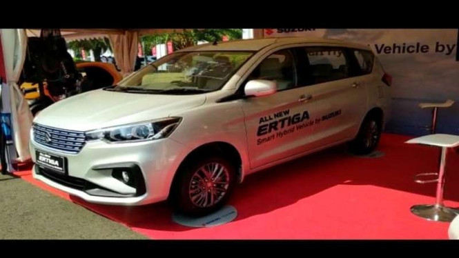 All New Suzuki Ertiga Hybrid dipajang di acara pawai mobil listrik