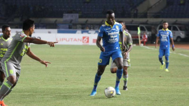 Bomber Persib Bandung, Ezechiel N'Douassel.