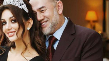 Rihana Oksana Petra dan Raja Kelantan Sultan Muhammad V