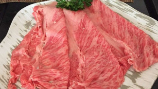Rahasia Lezat Daging Sapi Jepang Omi Beef, Dirawat Bagai Princess
