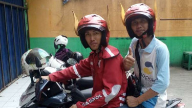 Ojol Mirip Gundala dari Depok ‘Ancam’ Grab dan Gojek