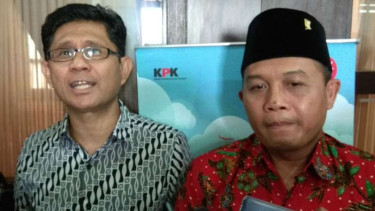 Ketua sementara DPRD Kota Malang, I Made Rian Diana Kartika dan Wakil Ketua KPK.