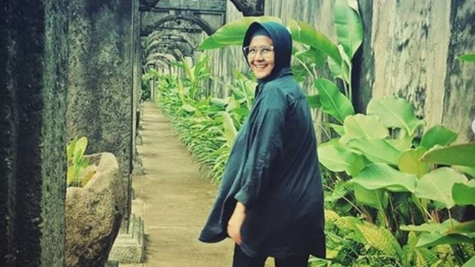 Ria Irawan.