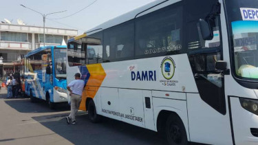 Armada bus Margonda Commuter di Kota Depok, Jawa Barat.