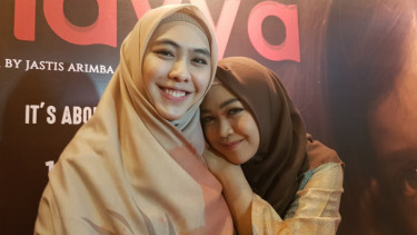 Oki Setiana Dewi dan Ria Ricis.
