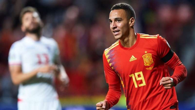 Penyerang Timnas Spanyol, Rodroigo Moreno, melakukan selebrasi