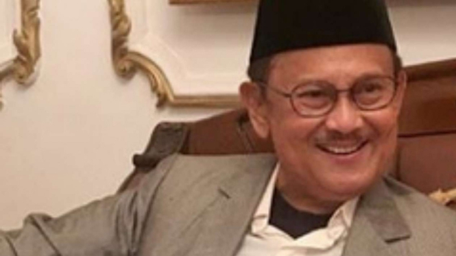 BJ Habibie presiden ke-3 Indonesia.