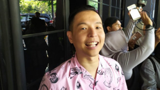 Soal Prostitusi Artis, Ernest Prakasa: Tidak Perlu Dibahas Panjang
